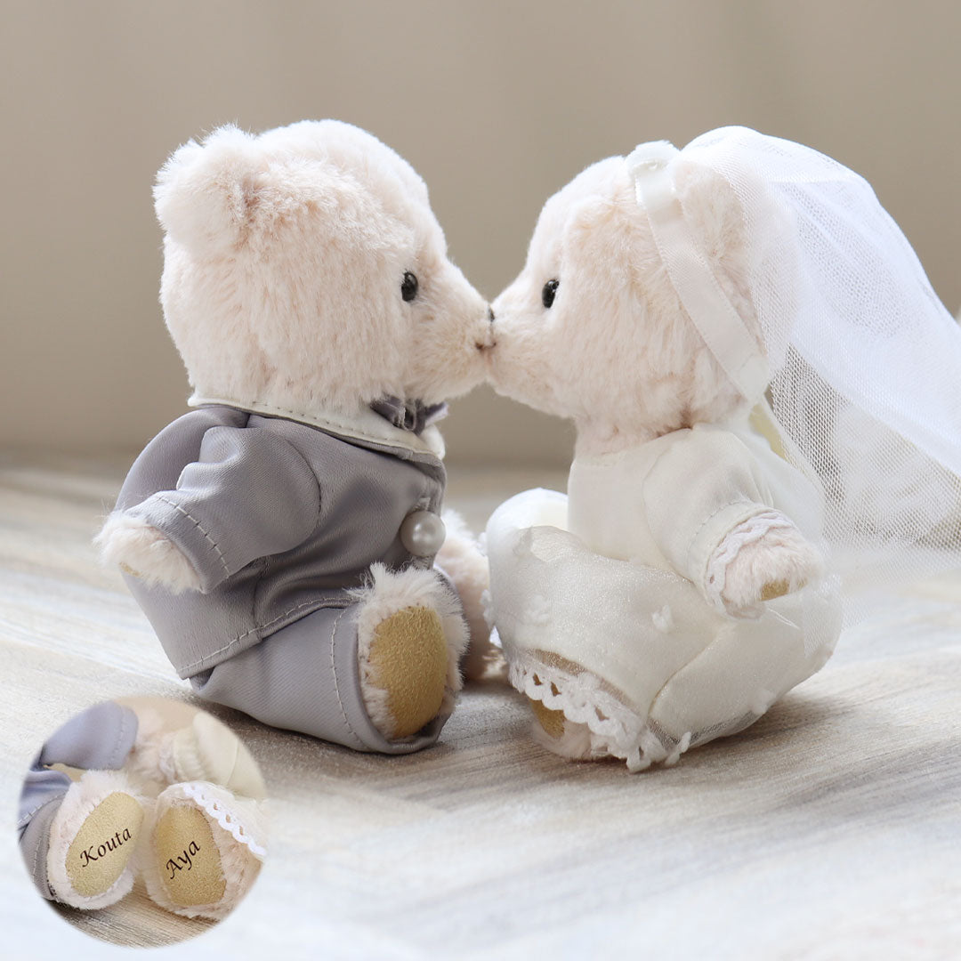 kissing wedding bear