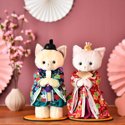 日本の着物猫人形、ヒナ人形
